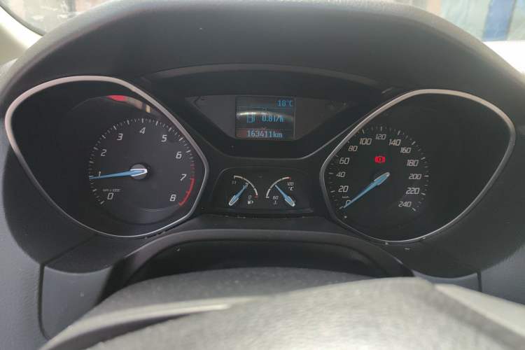 Used Ford Focus 2012 Hatchback 1.6L Manual Fashion Edition
