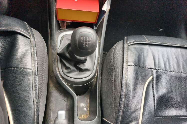 Used Kia K2 2015 Sedan 1.4L MT GLS
