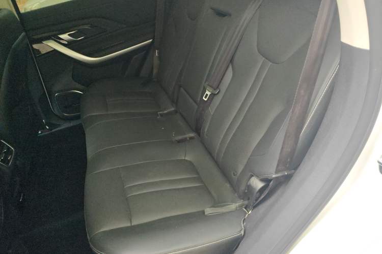 Used Zotye T500 2018 1.5T Automatic Smart Connected Prestige Model Left Rear Seat