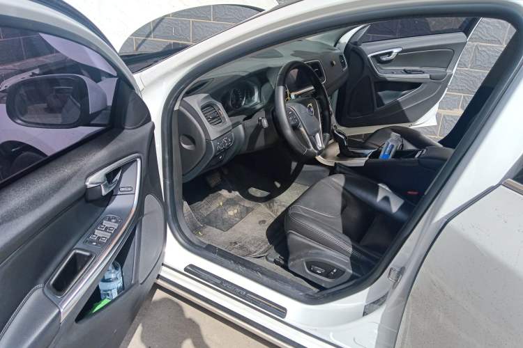 Used Volvo S60 2018 S60L T3 Smart Progress Edition
