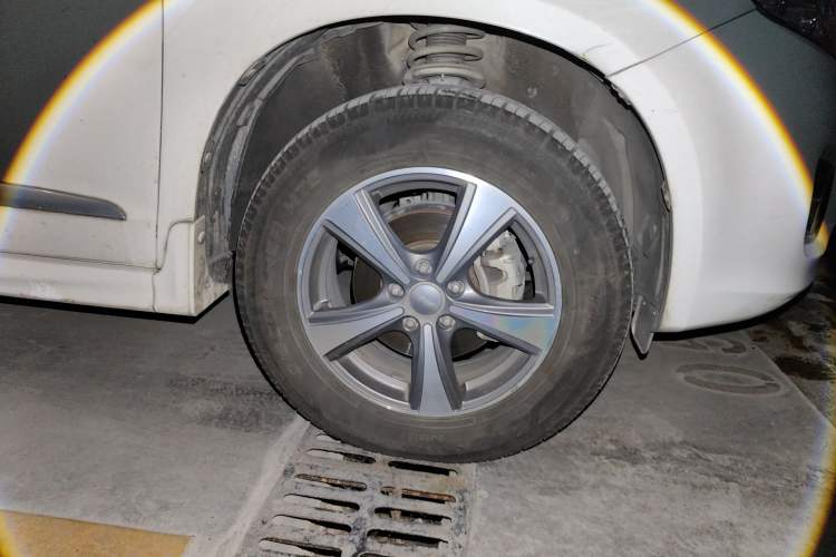 Used Haval H6 2015 Upgraded Model 1.5T Manual Two-Wheel Drive Urban Version
