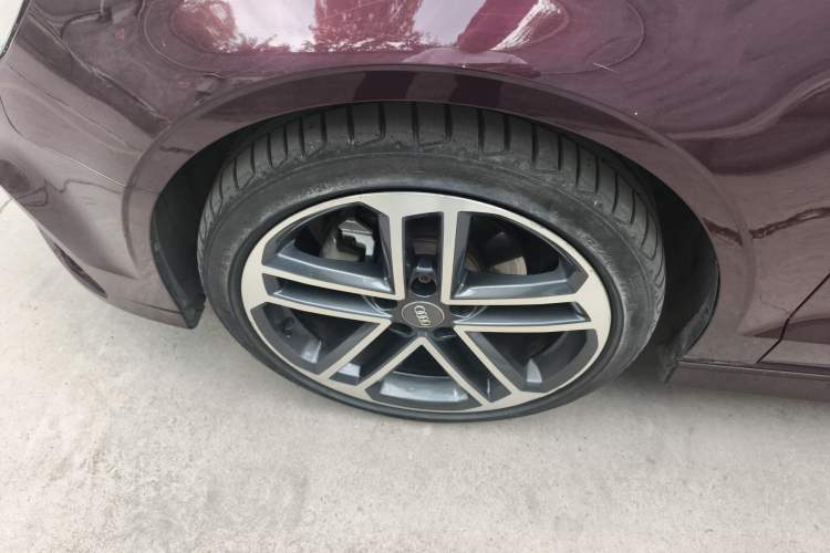 Used Audi A3 2019 Limousine 35 TFSI Fashion Edition China V standard Left Front Wheel Hub