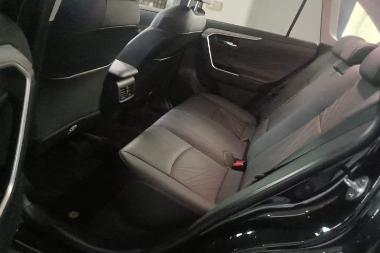 Used Toyota RAV4 2024 2.0L CVT Two-Wheel Drive Fashion Plus Edition
