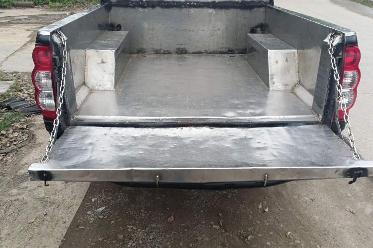 Used Great Wall Wingle 5 2017 2.0T European Version Diesel Two-Wheel Drive Elite Plus Big Double-Cab GW4D20D
