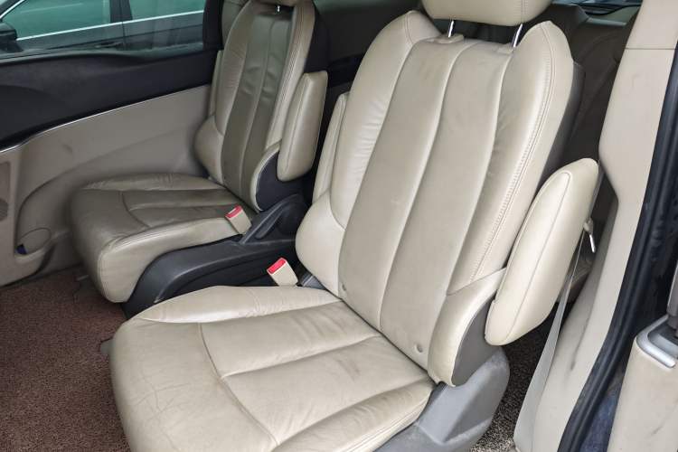 Used Buick GL8 2011 3.0L GT Luxury Business Haoya Edition
