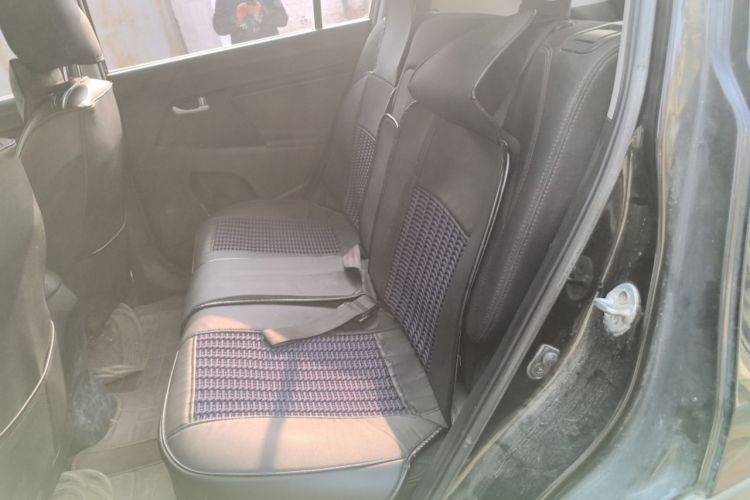 Used Kia Sportage R 2012 2.0L Manual Two-Wheel Drive GL Trim
