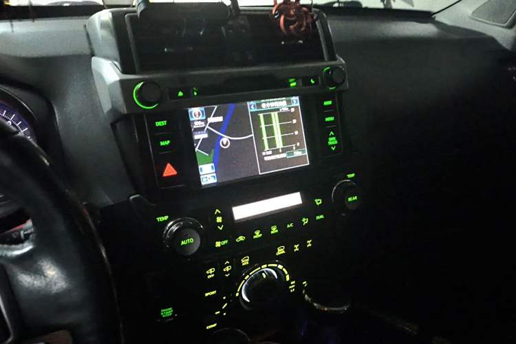 Used Toyota Prado 2014 4.0L Automatic VX NAVI Audio And AC Panel