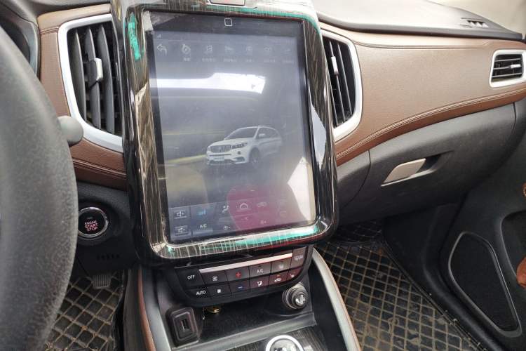 Used SWM X7 2016 1.5T Manual Prestige Version 7 Seats
