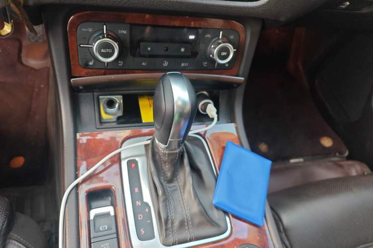 Used Volkswagen Touareg 2011 3.0 TSI Comfort Version
