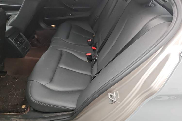 Used BMW 3 Series 2016 320Li Fashion Model Left Rear Seat