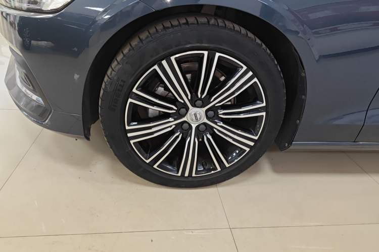 Used Volvo S60 2022 B4 Zhiyuan Luxury Edition
