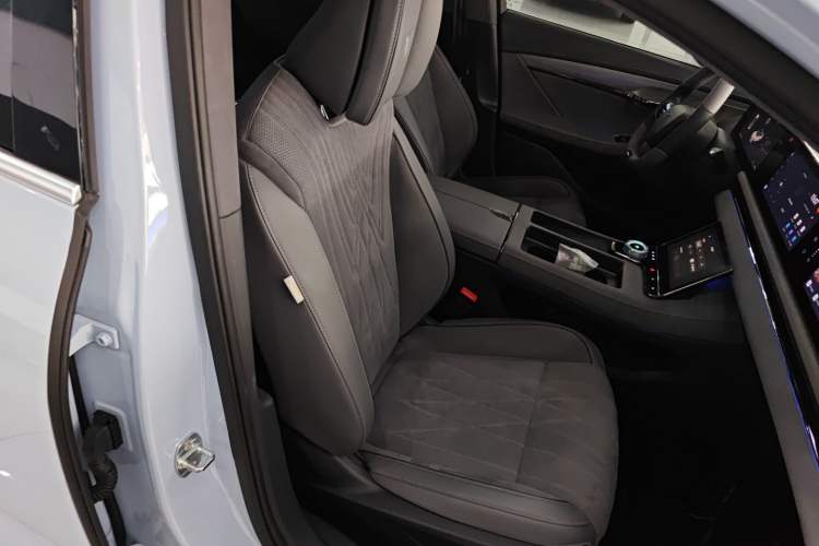 Used VOYAH PASSION 2023 Four-Wheel Drive Flagship Edition
