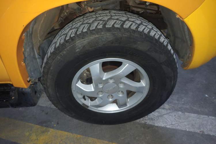 Used JMC Yuhu 7 2016 2.4L Four-Wheel Drive Luxury Version 4G69
