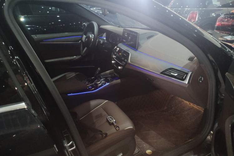 Used BMW 5 Series 2023 Restyled 530Li Leading Edition M Sport Package
