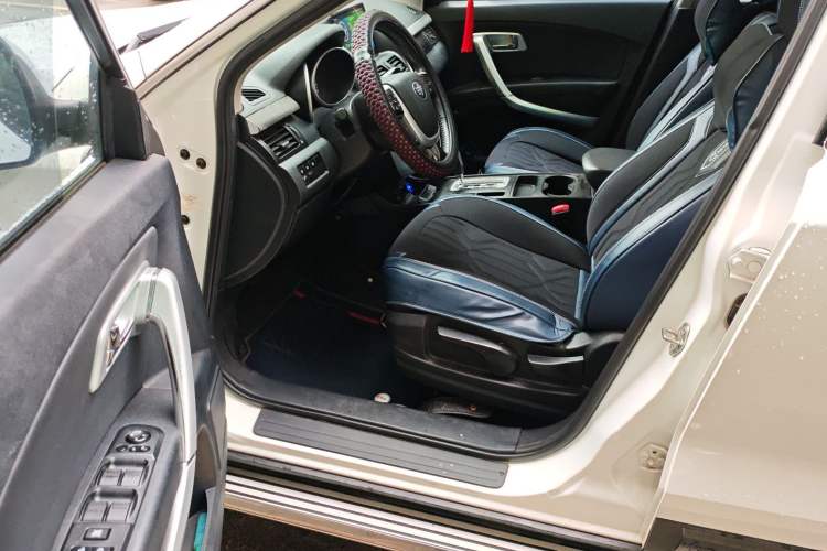 Used Bestune X80 2013 2.0L automatic comfort version
