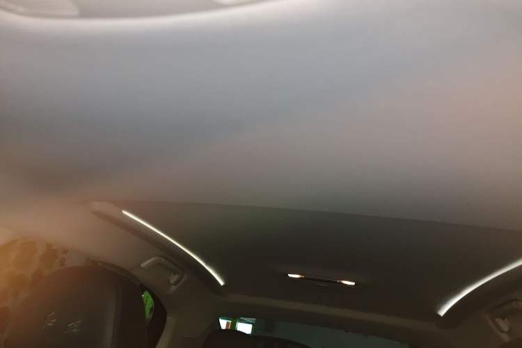 Used Hongqi E-QM5 2022 431 km Charge & Enjoy Edition
