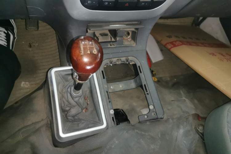 Used Foton Scenic 2014 2.0L Express Classic Long-Wheelbase Low-Roof 486EQV4