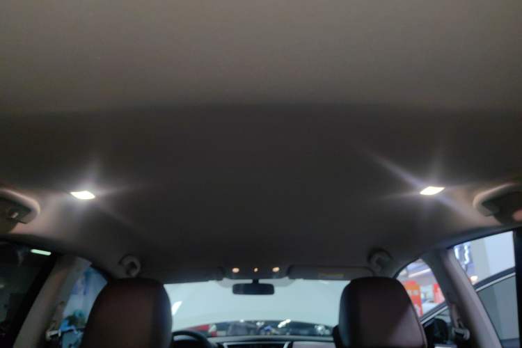 Used Nissan Murano 2021 2.5L XE Two-Wheel Drive Elite Edition Headliner