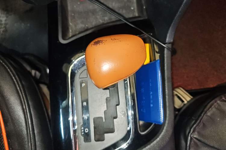 Used Soueast DX7 2018 1.5T Automatic Glory Edition Gear Lever