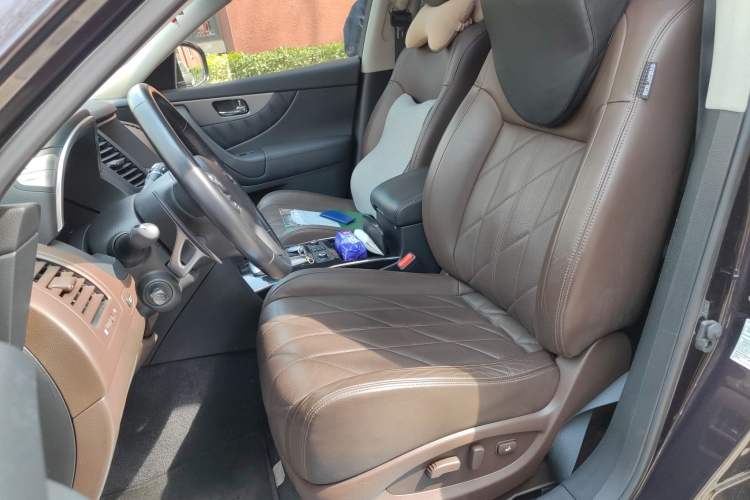 Used Infiniti QX70 2013 3.7L Supreme Edition
