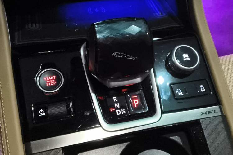 Used Jaguar XFL 2024 2.0T P250 Two-Wheel Drive Prestige Luxury Edition