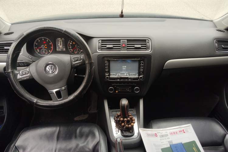 Used Volkswagen Sagitar 2012 1.4TSI Automatic Luxury Edition
