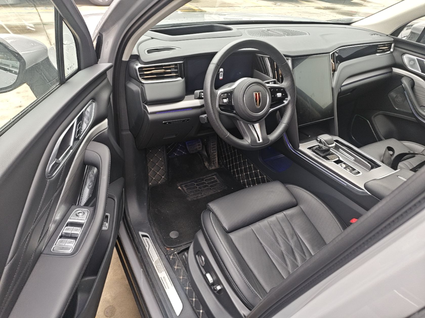 Hongqi HS7 PHEV 2024 2.0T PHEV Four-Wheel-Drive Flagship Edition 6 Seats — снимка 18