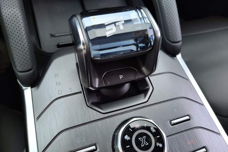 Used JETOUR Traveler 2023 2.0T All-Wheel Drive Conquer PRO Gear Lever