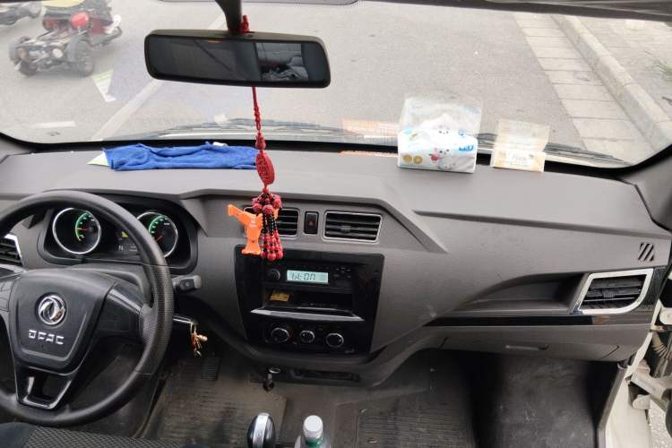 Used Dongfeng Yufeng EM26 2023 High-End Model 41.86 kWh CATL Center Console