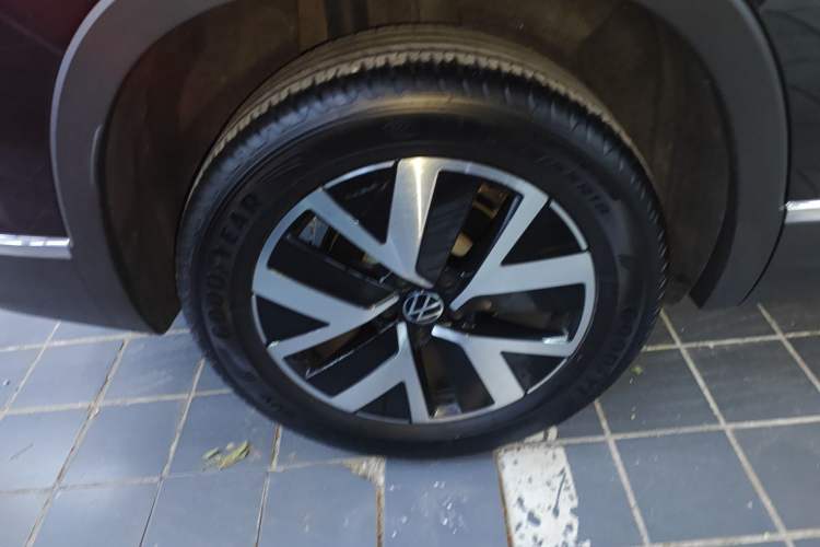 Used Volkswagen Tayron 2024 300TSI Two-Wheel-Drive Luxury Plus Advanced Version