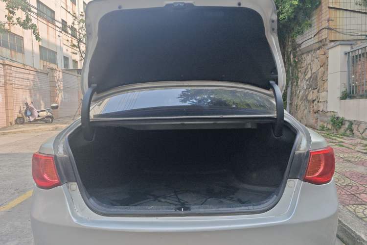 Used Toyota Reiz 2010 2.5V Fengdu Elite Edition Trunk