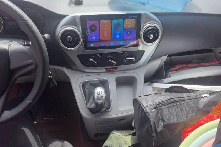 Used JAC Refine M3 2023 PLUS 1.5T 5/7-seat Classic Edition Audio And AC Panel