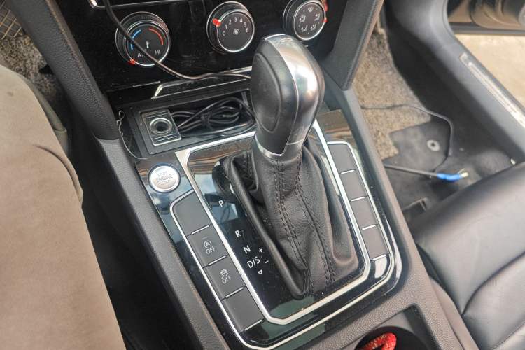 Used Volkswagen Magotan 2018 330TSI DSG Advanced Model Gear Lever