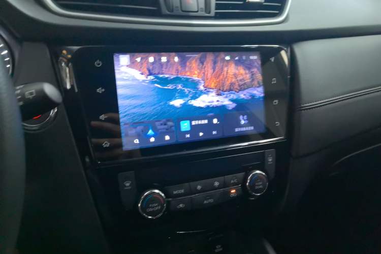 Used Nissan Qashqai 2023 Classic 2.0L CVT XV Comfort Edition Audio And AC Panel