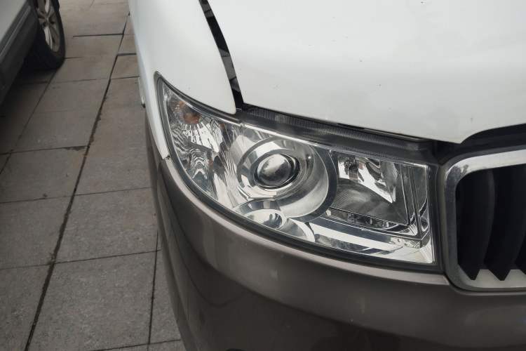 Used Jinbei New Hiace X30L 2018 1.5L Box Truck Wealth Edition DLCG14