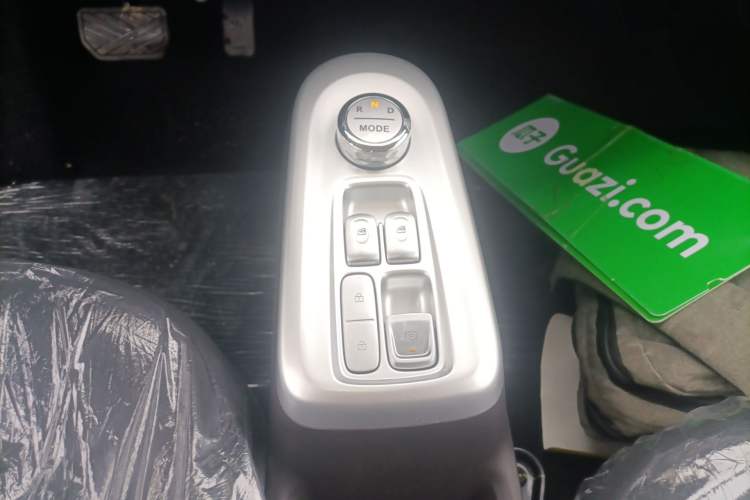 Used CHANGAN NEVO Lumin 2026 Model Treasure Edition 205km Passionate Beige Ningde Gear Lever