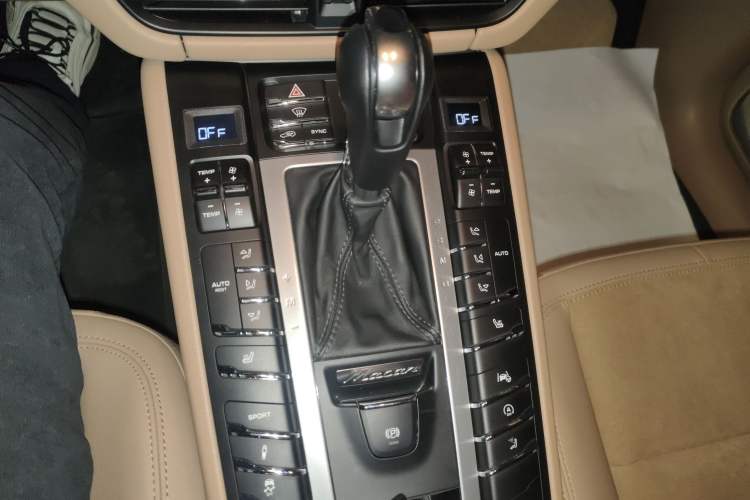 Used Porsche Macan 2021 Macan 2.0T Gear Lever