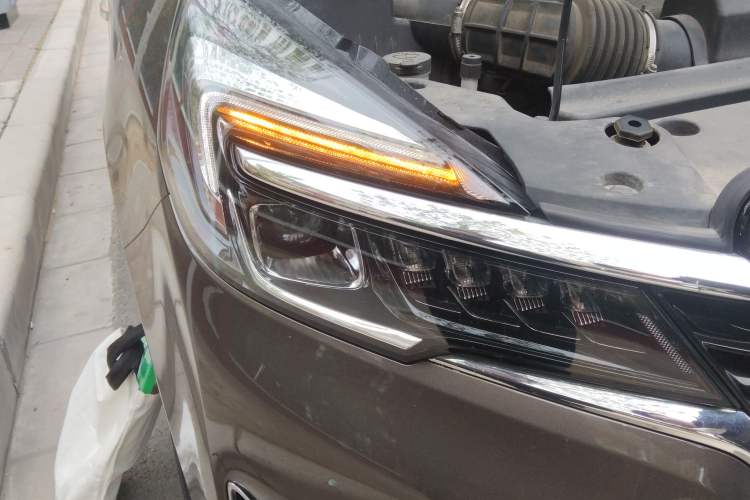 Used Buick GL8 2021 Land Cruiser Executive Class 652T Luxury Model