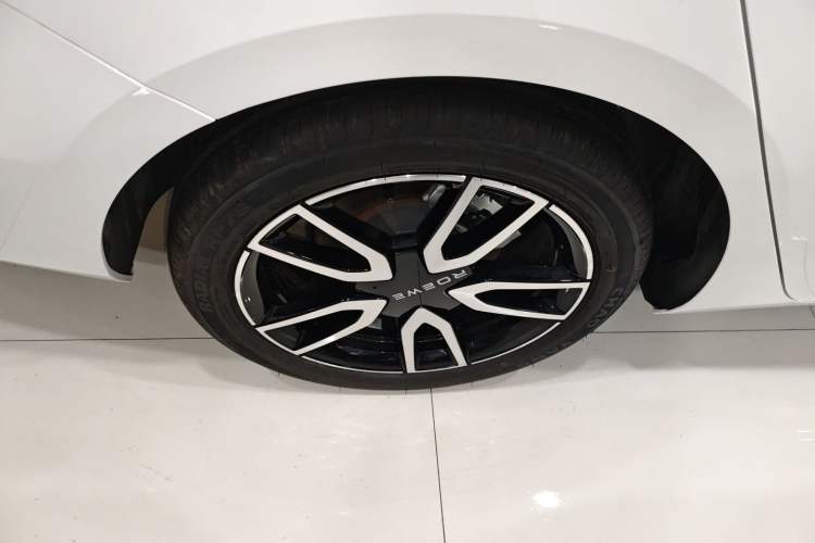 Used Roewe D6 2025 450km Deluxe Edition