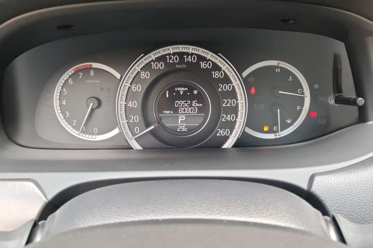 Used Honda Accord 2014 2.0L EX Luxury Edition Odometer Close Up