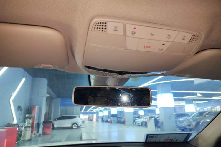 Used Mercedes-Benz E-Class 2019 E 300 L Sporty and Stylish Model
