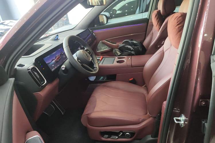 Used Hima AITO M8 2025 Extended-Range Ultra Version 53.4 kWh 5-Seater Edition
