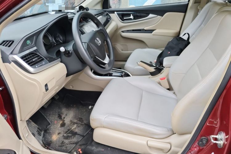 Used Honda Crider 2013 1.8L automatic comfort version Left Front Seat