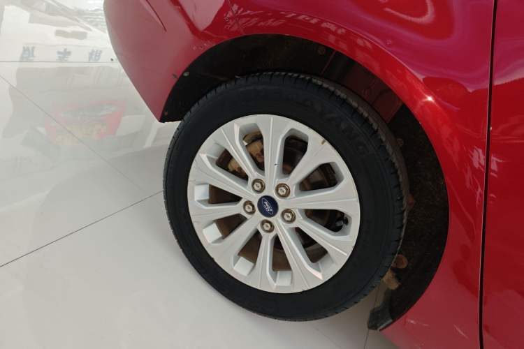 Used Ford Escort 2015 1.5L Automatic Fashion Model Right Rear Wheel Hub