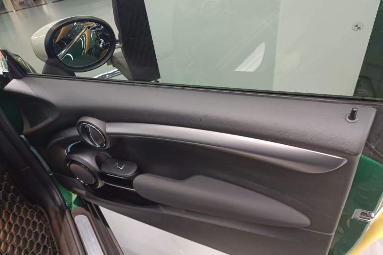 Used MINI MINI 2023 1.5T COOPER Artist