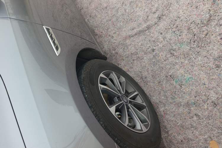 Used BYD Qin PLUS 2024 HONOR Edition DM-i 55KM Leading Model Left Front Wheel Hub