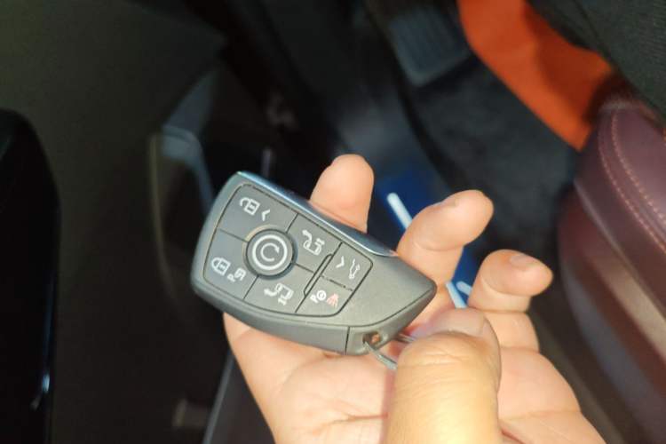 Used Buick Century 2025 2.0T Seven-Seater Yinshi Edition Interior 1