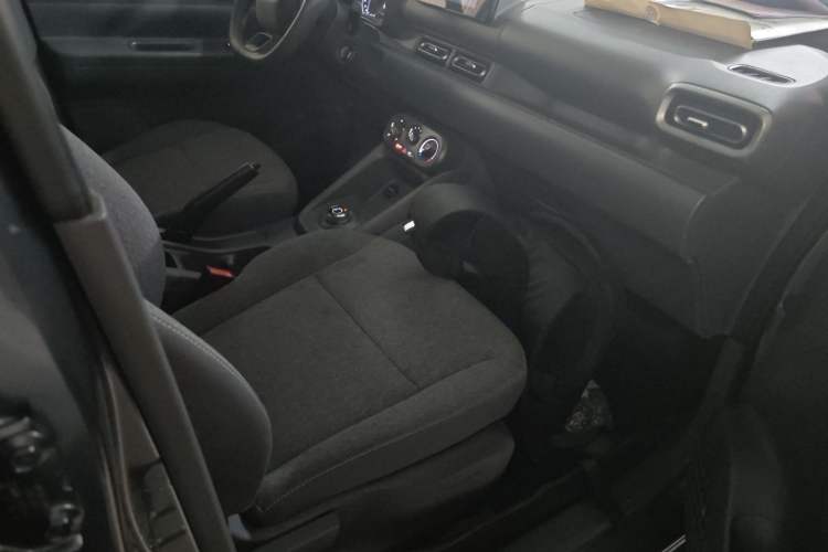 Used Wuling Hongguang New Energy 2024 All-Electric Model 300KM Standard Version
