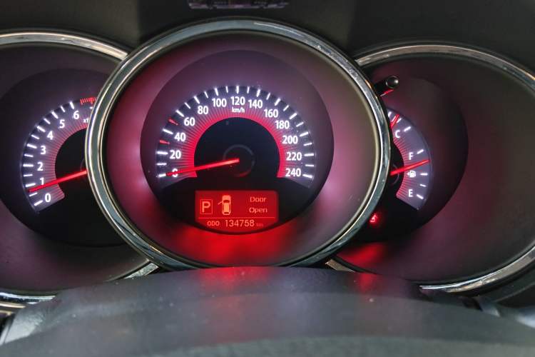 Used Kia Sorento 2012 2.4L Gasoline Supreme Edition
