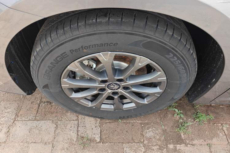 Used BYD Qin L 2025 DM-i Smart Drive 80KM Leading Model
